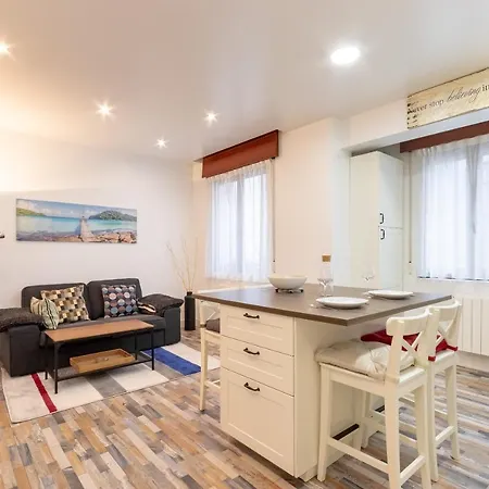 Gran Bilbao Vi By Aston Apartment